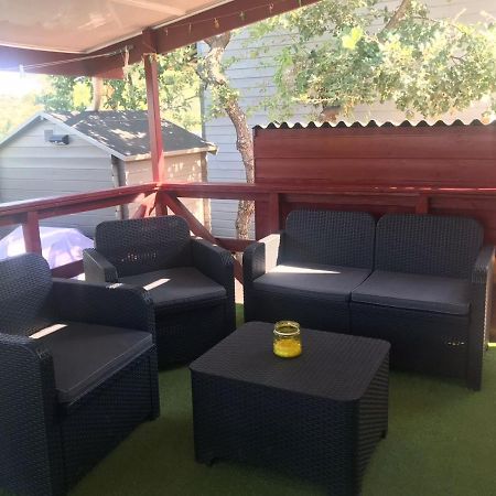 Charmant Mobil-Home Rocbaron Exterior photo