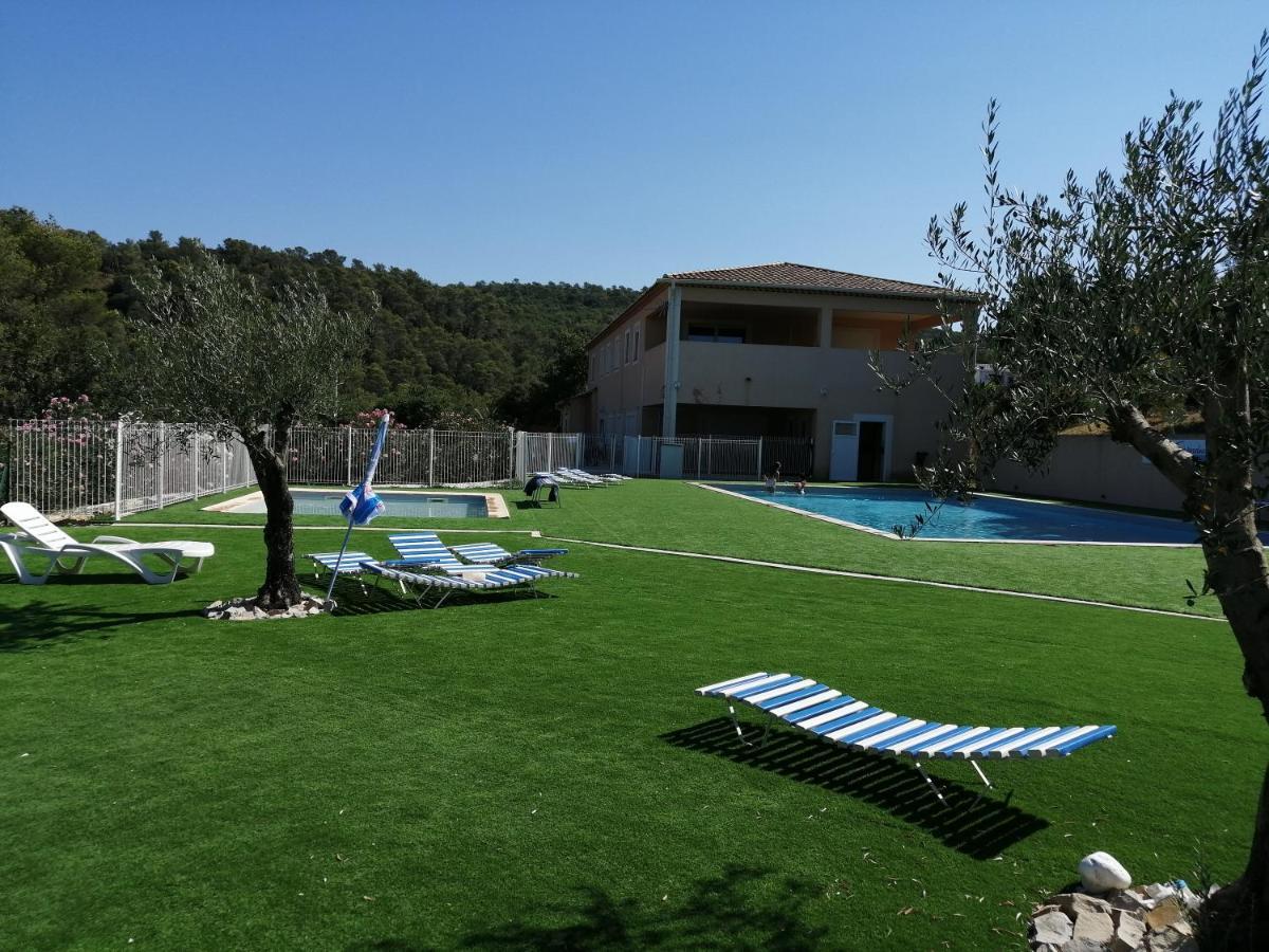 Charmant Mobil-Home Rocbaron Exterior photo