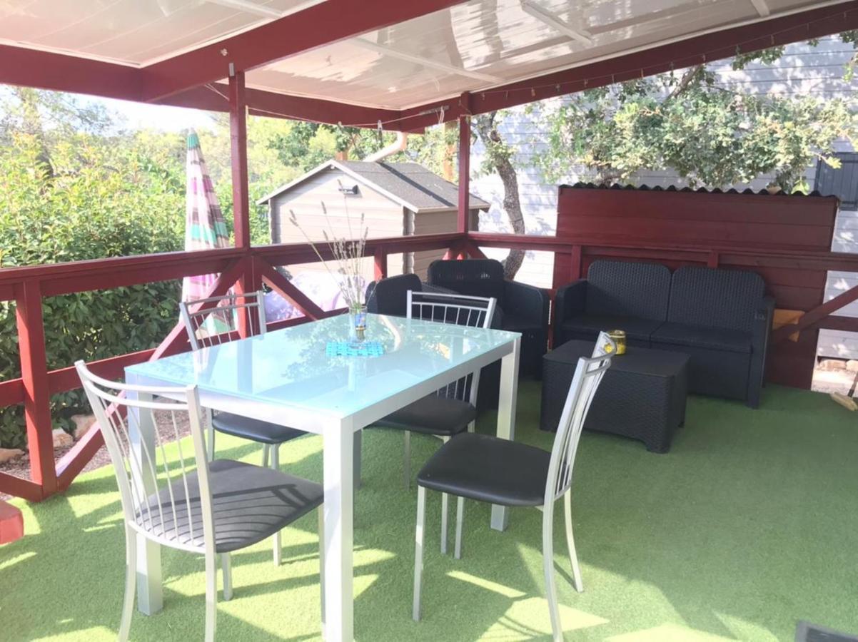 Charmant Mobil-Home Rocbaron Exterior photo