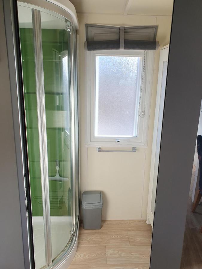 Charmant Mobil-Home Rocbaron Exterior photo